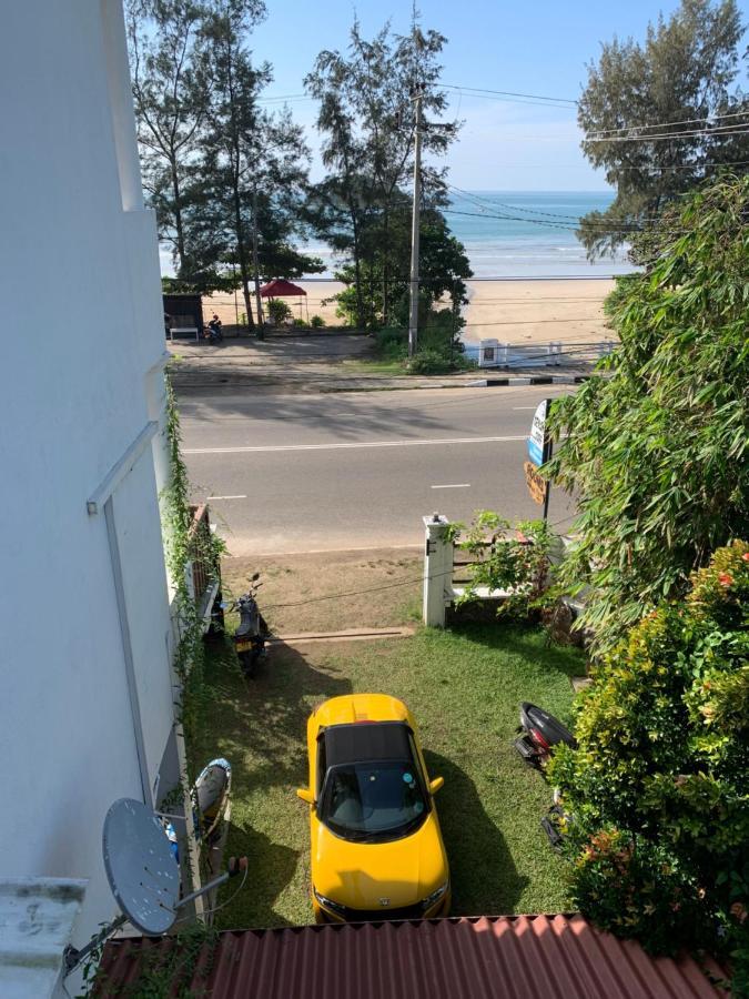 Bed and Breakfast Ceylon Surf Guest&Restaurant à Weligama Extérieur photo