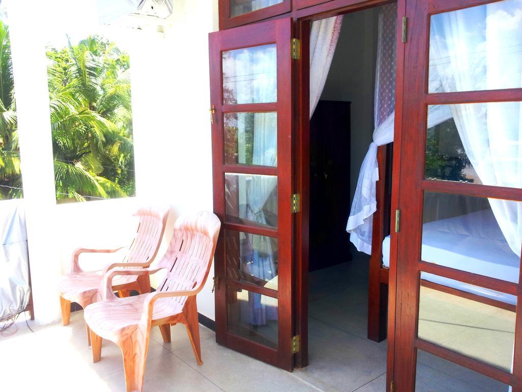 Bed and Breakfast Ceylon Surf Guest&Restaurant à Weligama Chambre photo