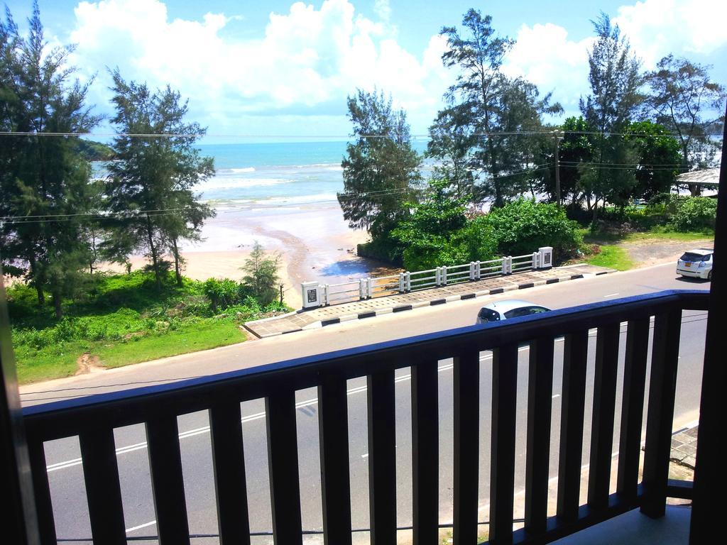 Bed and Breakfast Ceylon Surf Guest&Restaurant à Weligama Chambre photo