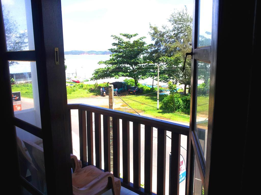 Bed and Breakfast Ceylon Surf Guest&Restaurant à Weligama Chambre photo