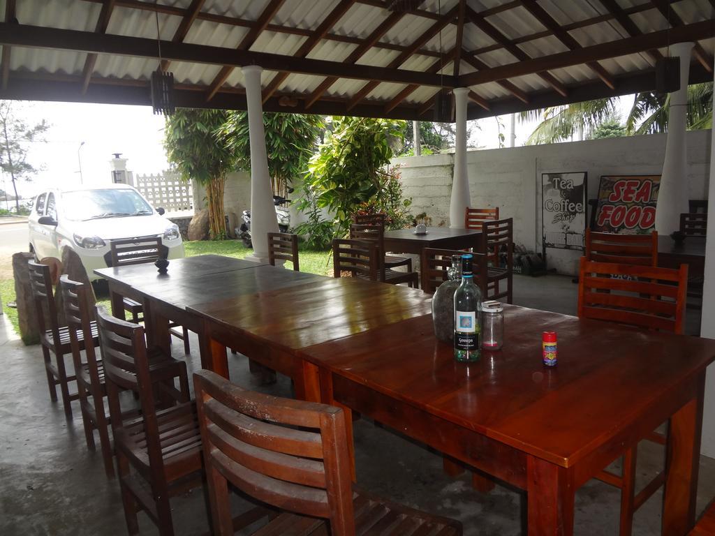 Bed and Breakfast Ceylon Surf Guest&Restaurant à Weligama Extérieur photo